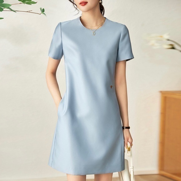 Lana Del Rey: Blue Silk and Wool Sheath Mini Dress - Picture 2 of 9